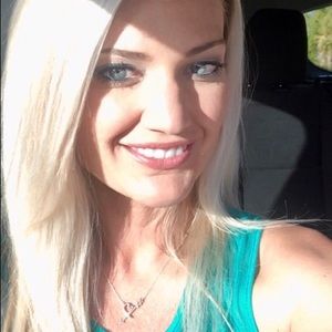 Meet your Posher, Dominique